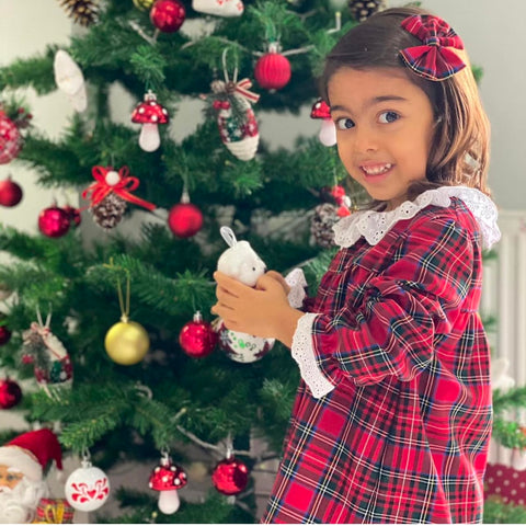 KIRMIZI EKOSE FİSTO DETAYLI ELBİSE KIRMIZI EKOSE FİSTO DETAYLI ELBİSE