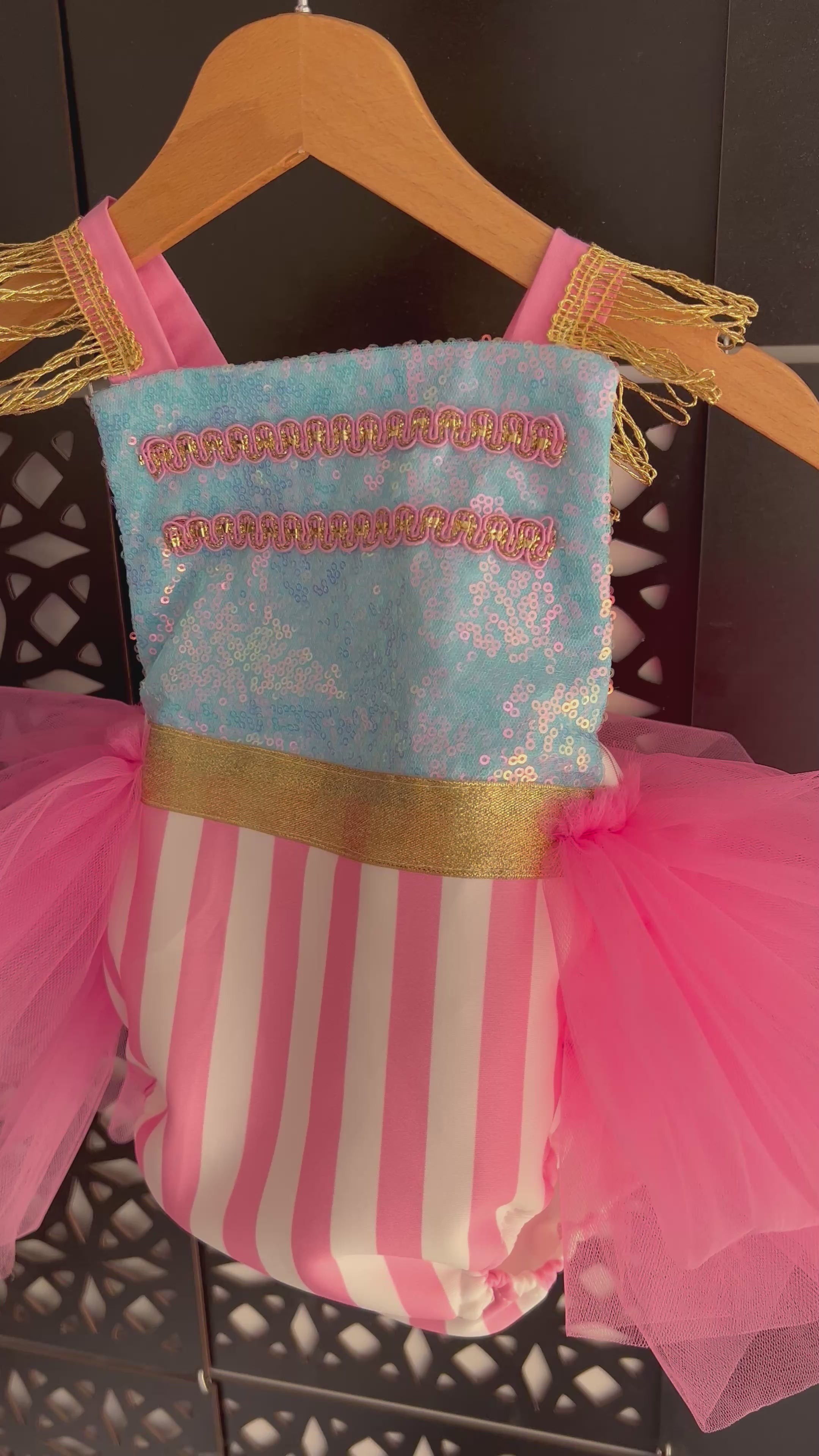 Circus sirk yılbaşı konsepti pembe