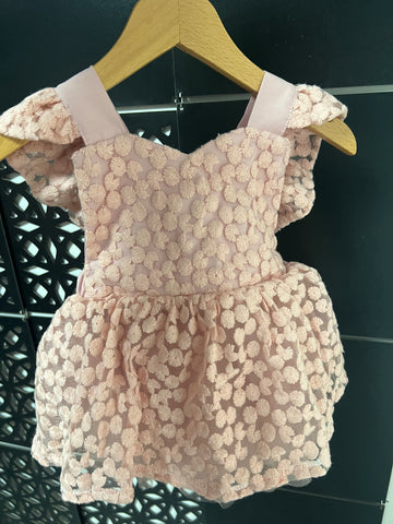 Somon dantel 1 yaş etekli tulum elbise