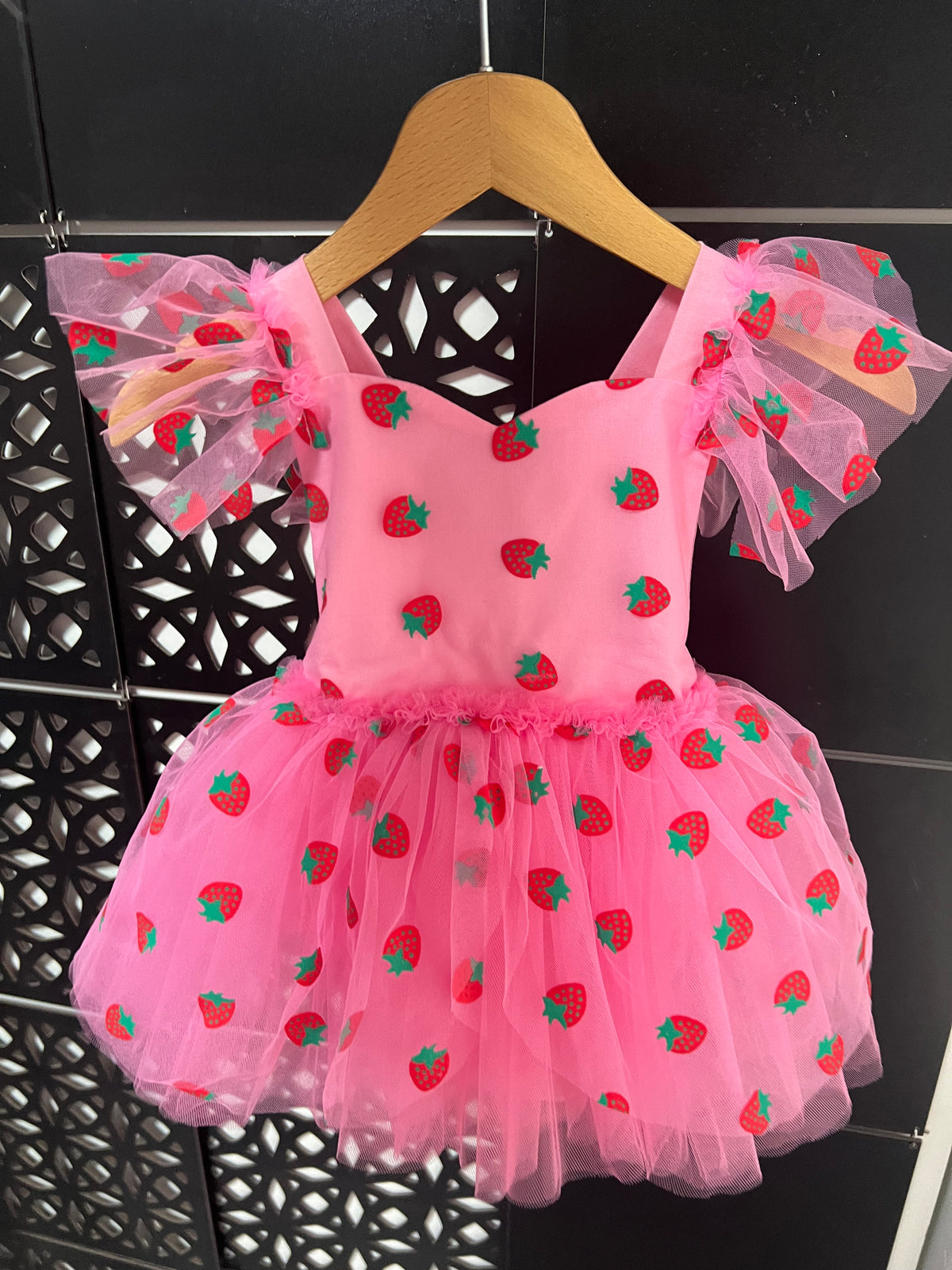 1 yaş çilek konsept tüllü